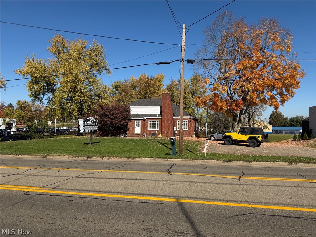 507 W Maple Street Hartville OH 44632
