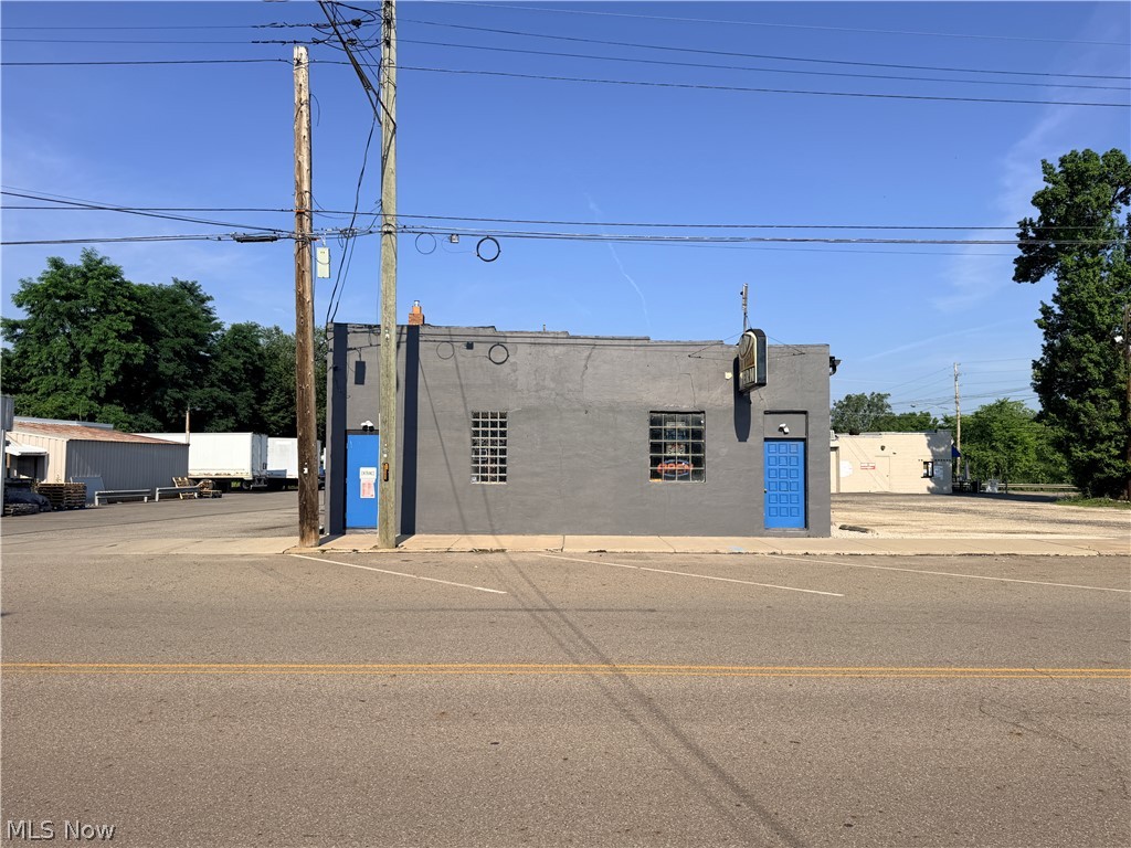 46 S Leavitt Road Leavittsburg OH 44430