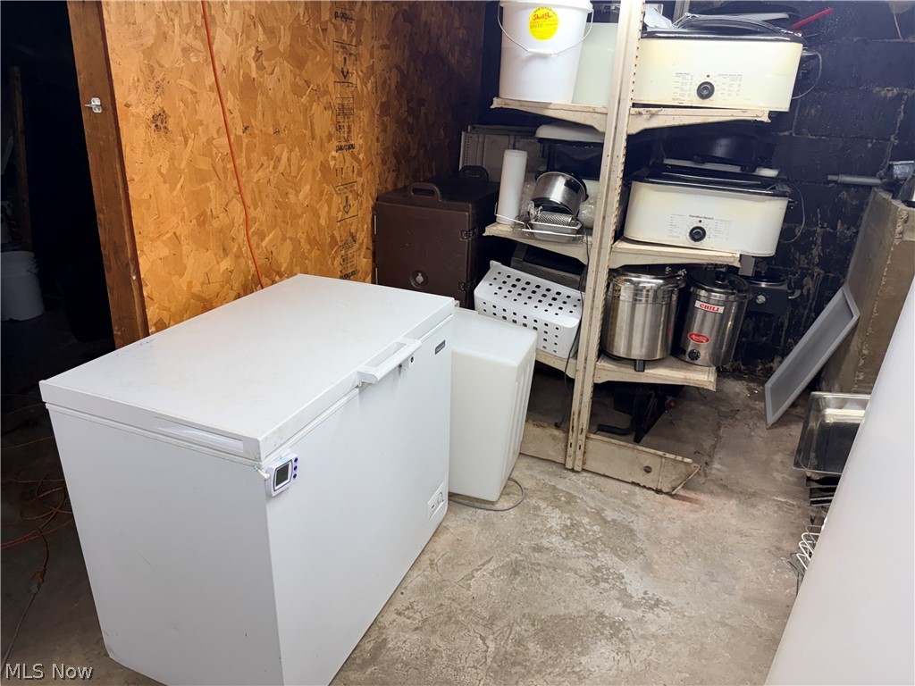 46 S Leavitt Road Leavittsburg OH 44430