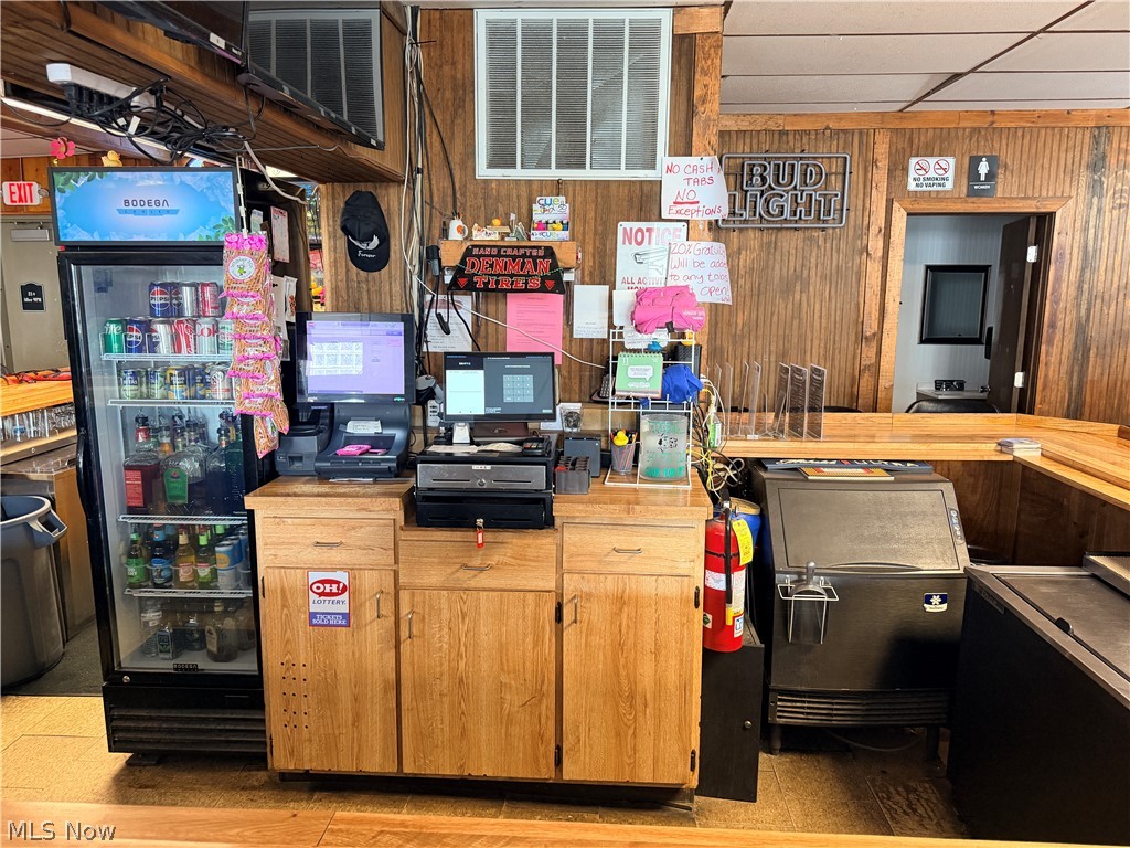 46 S Leavitt Road Leavittsburg OH 44430