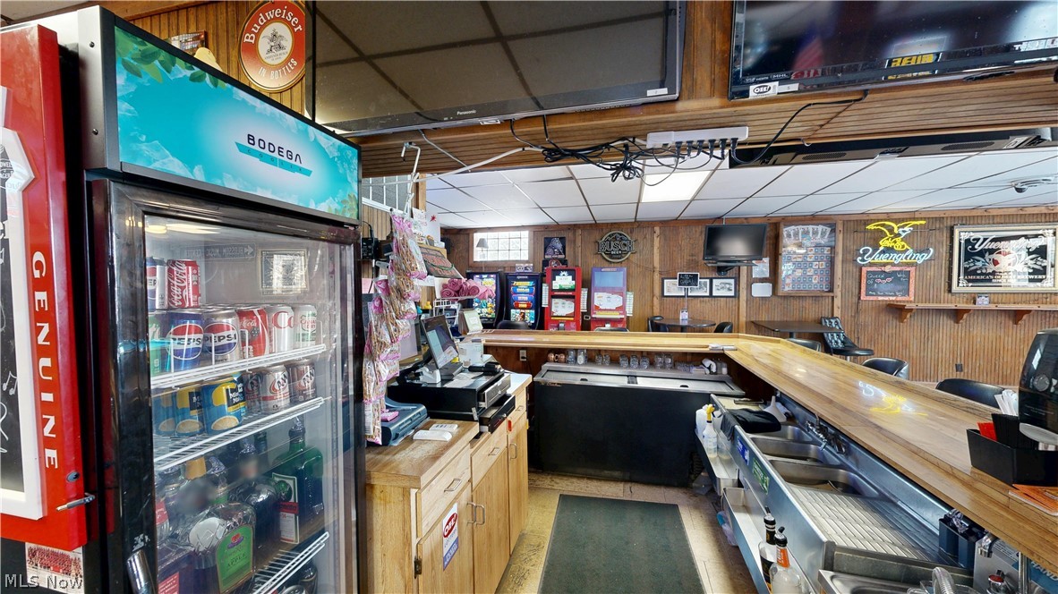 46 S Leavitt Road Leavittsburg OH 44430
