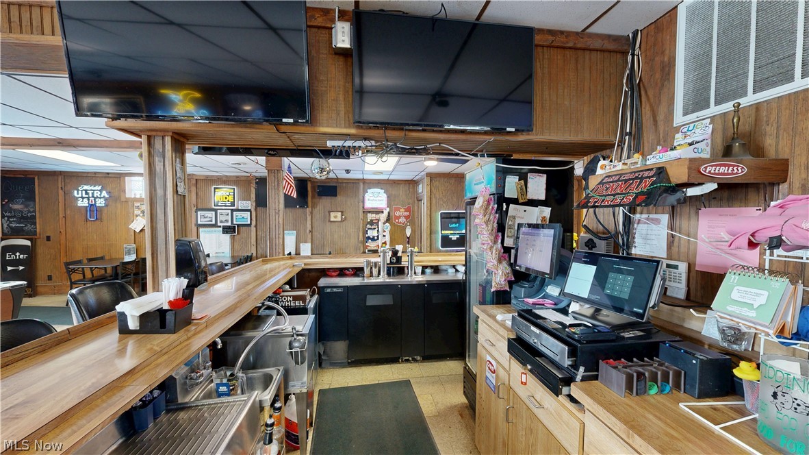 46 S Leavitt Road Leavittsburg OH 44430
