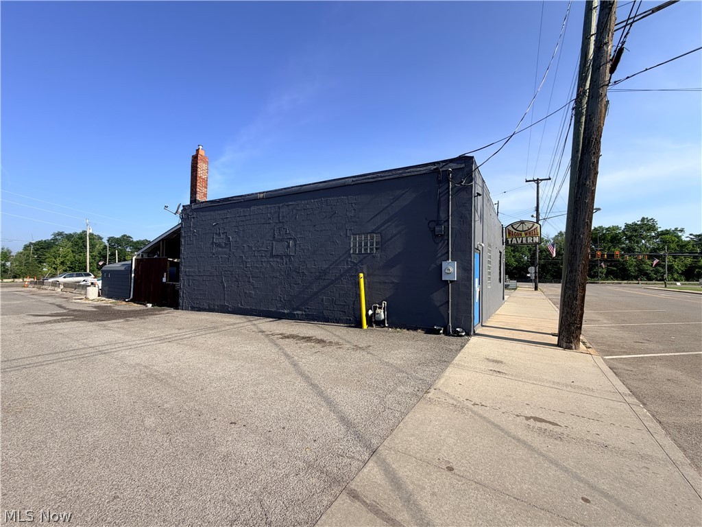 46 S Leavitt Road Leavittsburg OH 44430