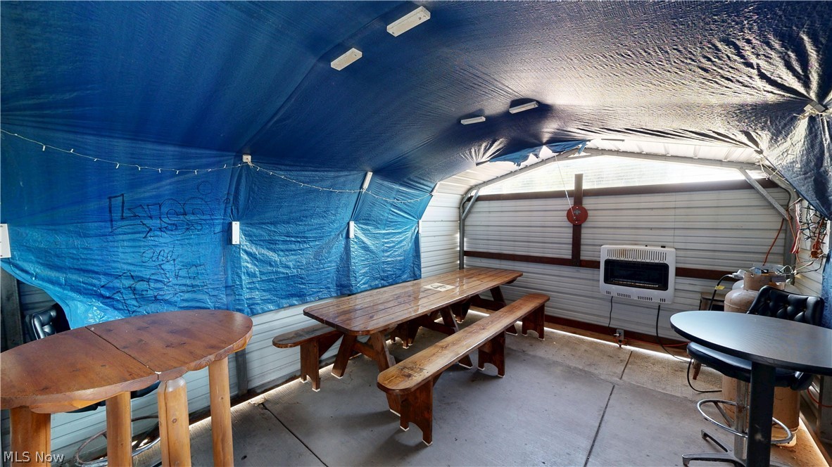 46 S Leavitt Road Leavittsburg OH 44430