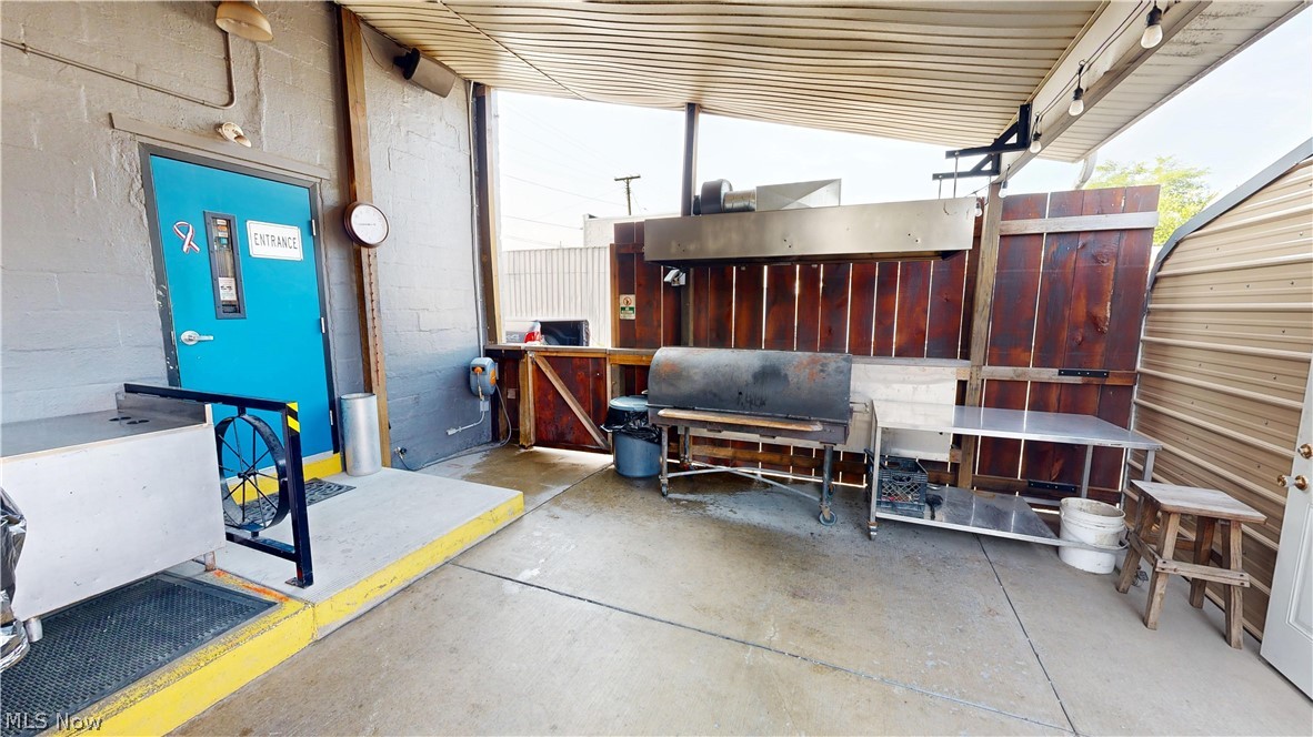46 S Leavitt Road Leavittsburg OH 44430