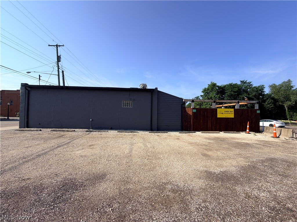 46 S Leavitt Road Leavittsburg OH 44430