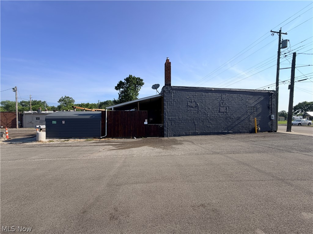 46 S Leavitt Road Leavittsburg OH 44430