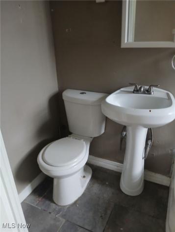 2899-2905 Hampton Road Cleveland OH 44120