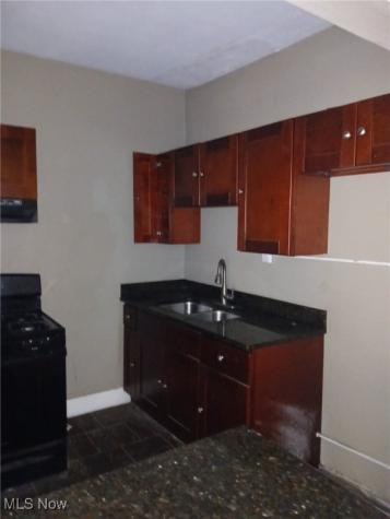 2899-2905 Hampton Road Cleveland OH 44120