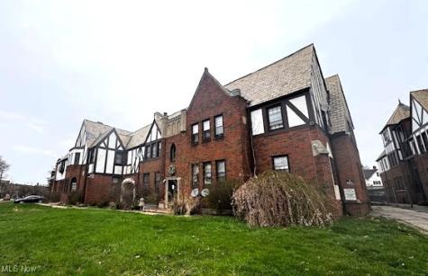 2899-2905 Hampton Road Cleveland OH 44120