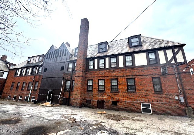 2899-2905 Hampton Road Cleveland OH 44120