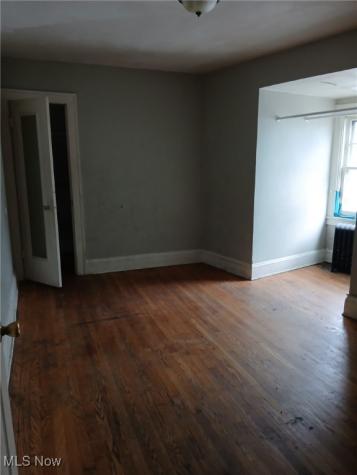 2899-2905 Hampton Road Cleveland OH 44120