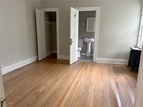 2899-2905 Hampton Road Cleveland OH 44120