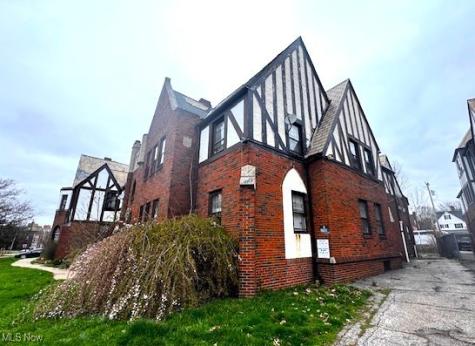 2899-2905 Hampton Road Cleveland OH 44120