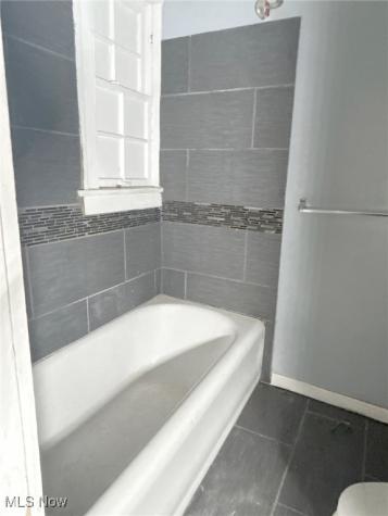 2899-2905 Hampton Road Cleveland OH 44120