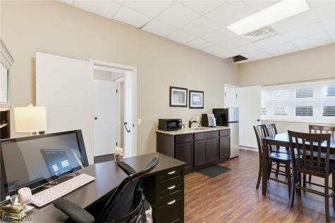 2860 Noble Road Cleveland OH 44121