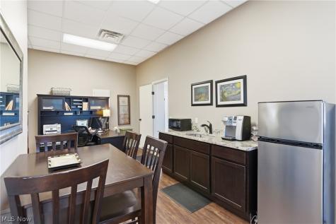 2860 Noble Road Cleveland OH 44121