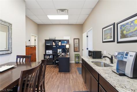 2860 Noble Road Cleveland OH 44121