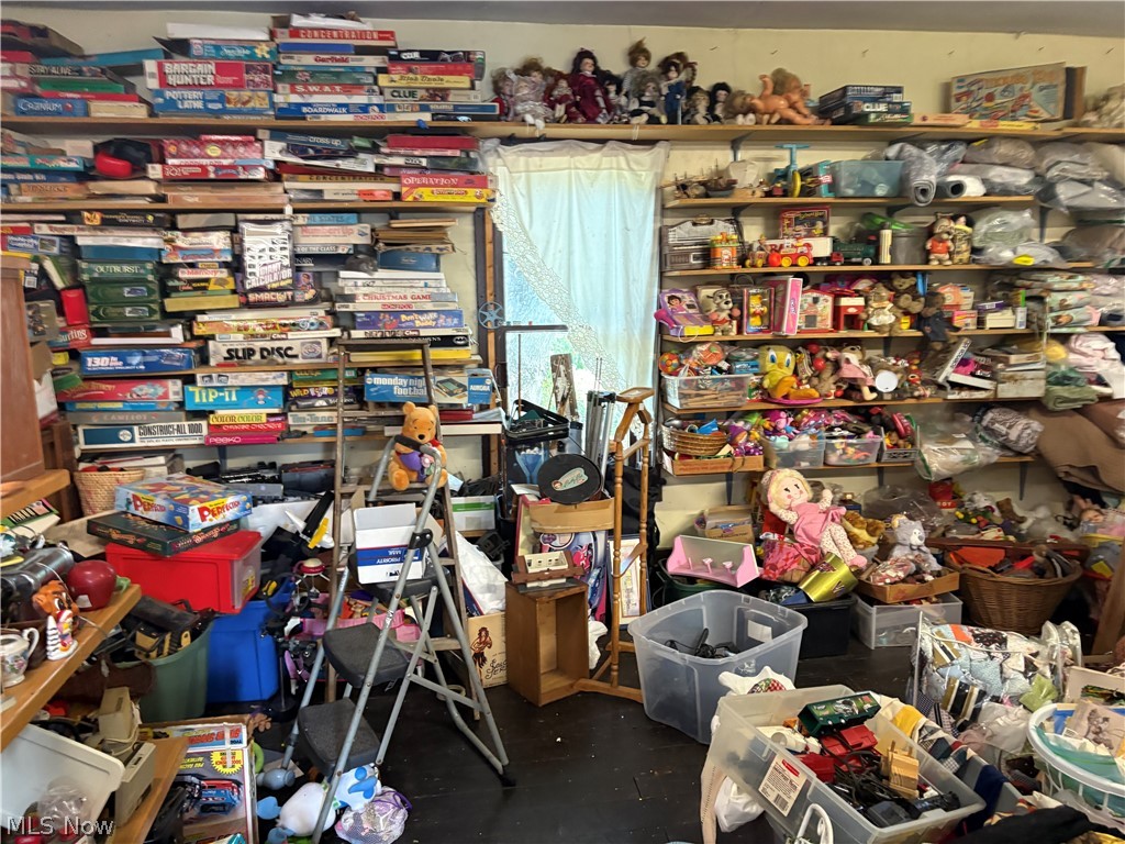 7533 Commerce Street Negley OH 44441