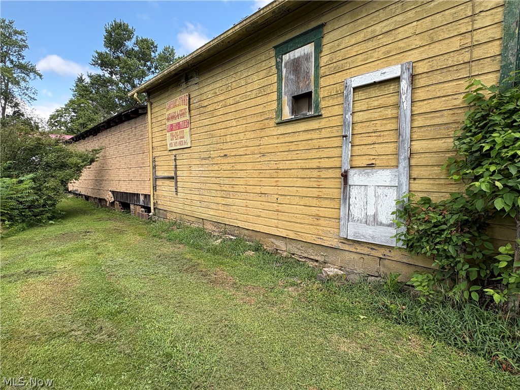 7533 Commerce Street Negley OH 44441