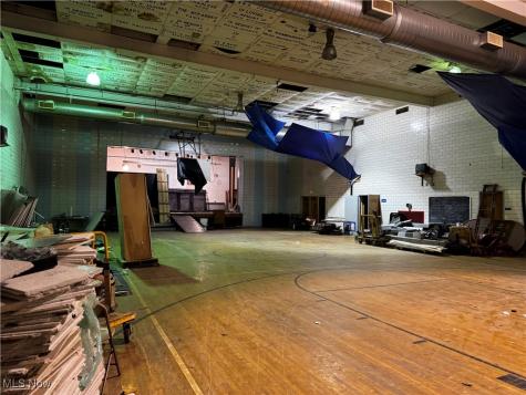 7412 Lawn Avenue Cleveland OH 44102