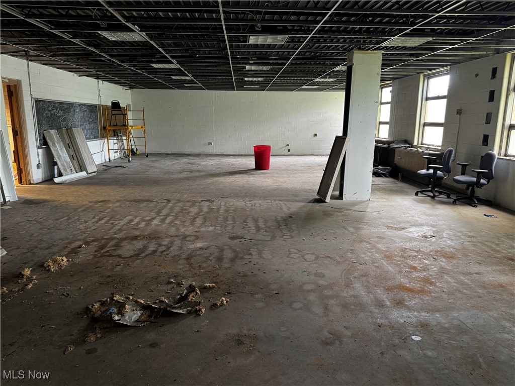 7412 Lawn Avenue Cleveland OH 44102