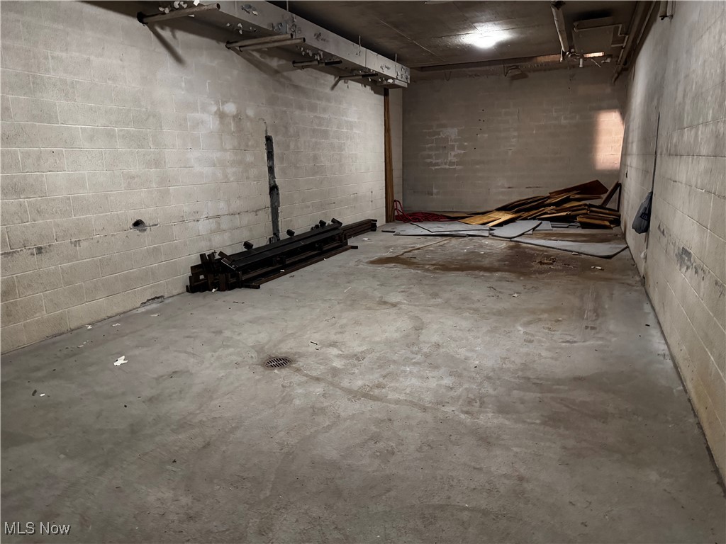 7412 Lawn Avenue Cleveland OH 44102