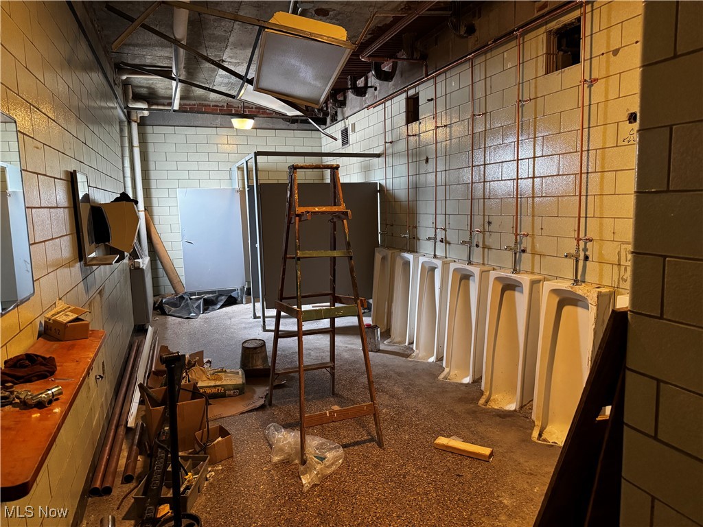 7412 Lawn Avenue Cleveland OH 44102