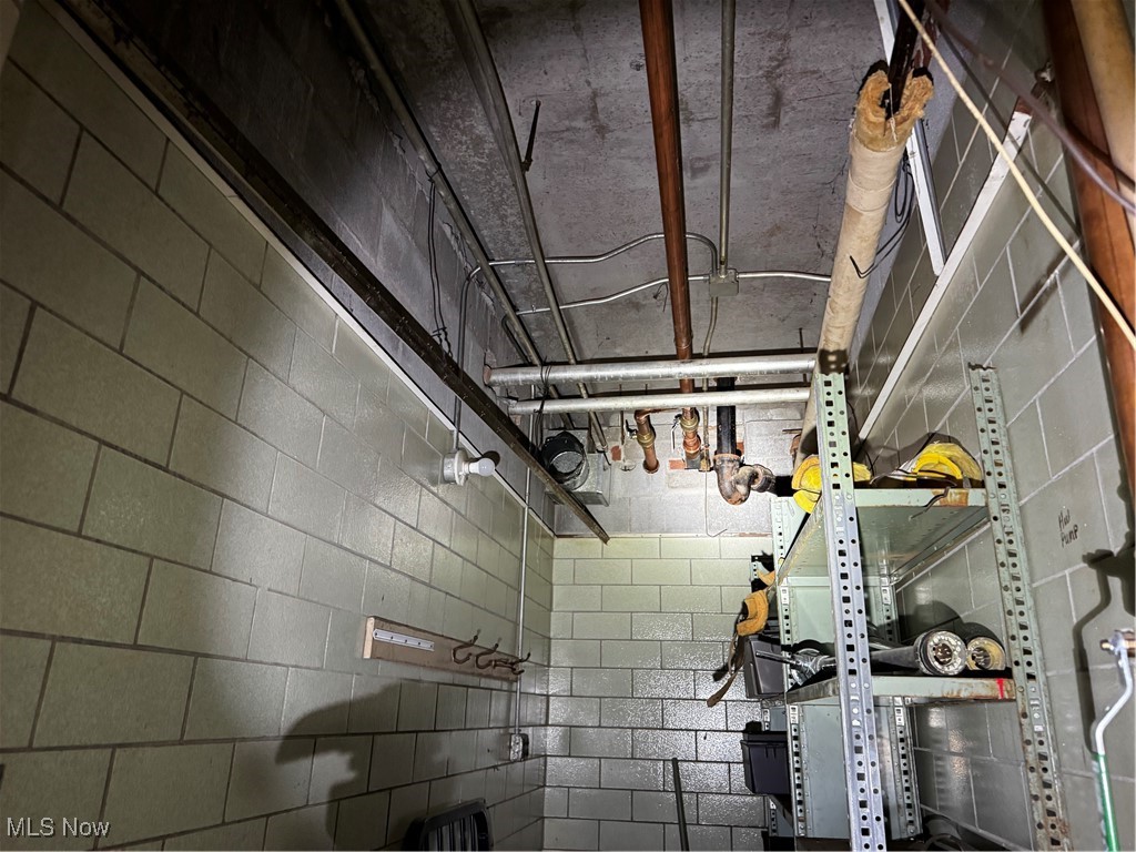 7412 Lawn Avenue Cleveland OH 44102