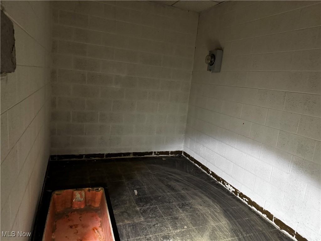 7412 Lawn Avenue Cleveland OH 44102