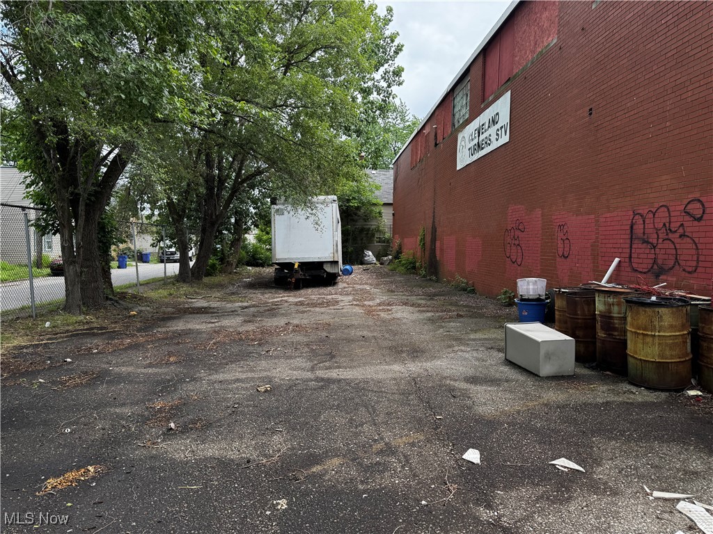 7412 Lawn Avenue Cleveland OH 44102