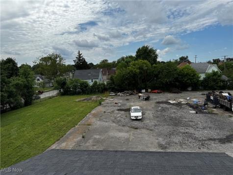 7412 Lawn Avenue Cleveland OH 44102
