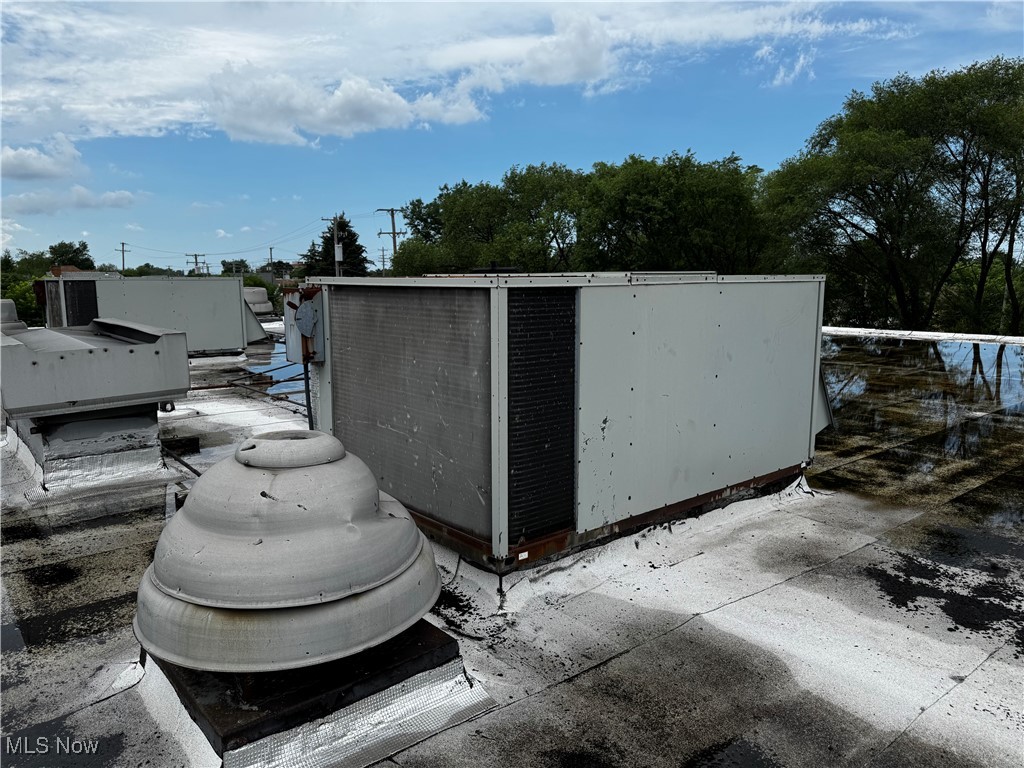 7412 Lawn Avenue Cleveland OH 44102