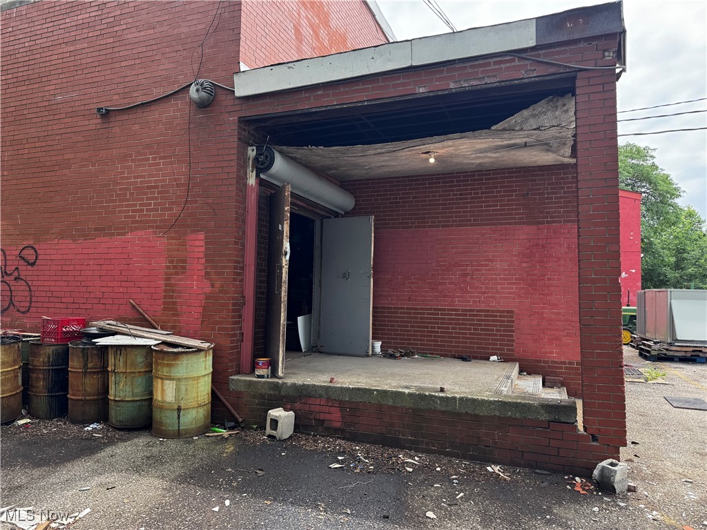 7412 Lawn Avenue Cleveland OH 44102