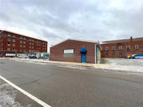 321 Cherry Avenue NE Canton OH 44702