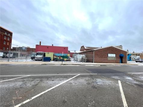 321 Cherry Avenue NE Canton OH 44702