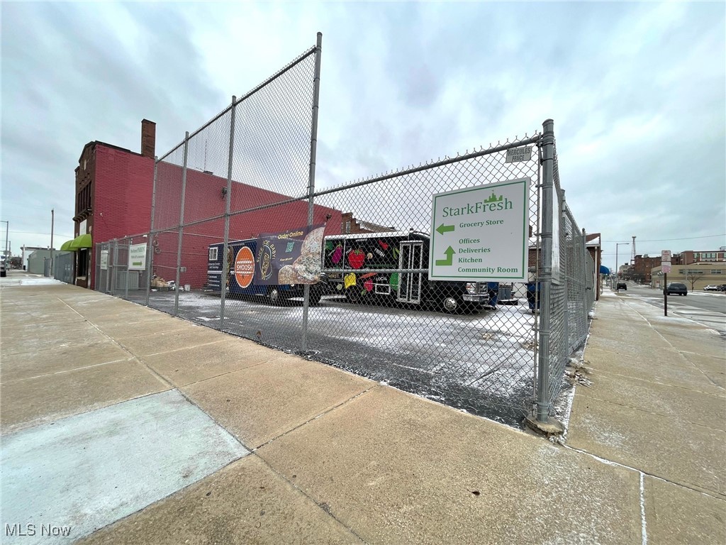 321 Cherry Avenue NE Canton OH 44702