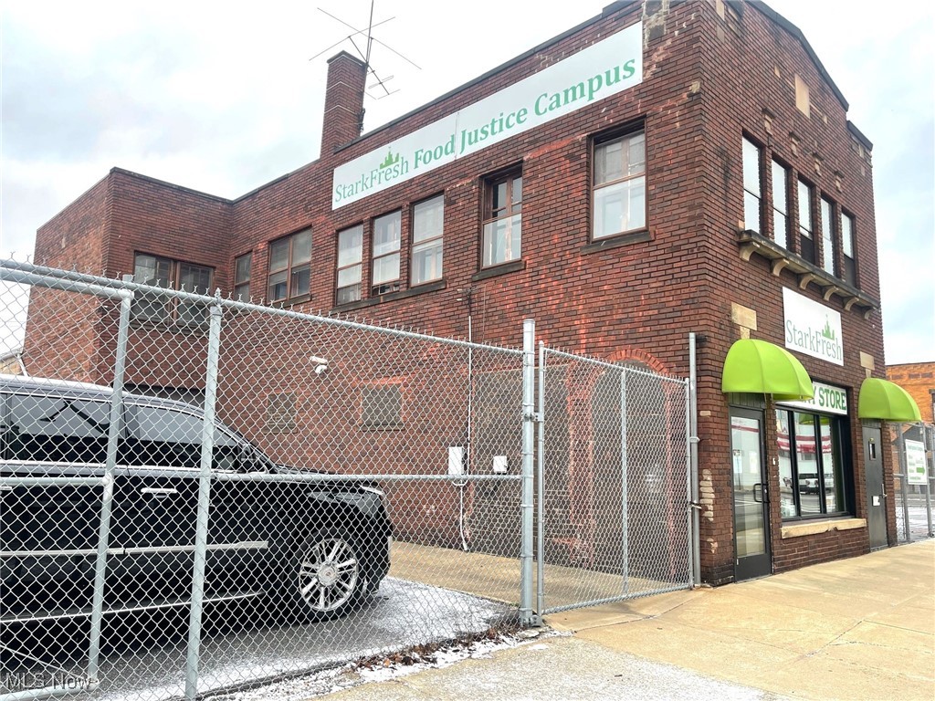 321 Cherry Avenue NE Canton OH 44702