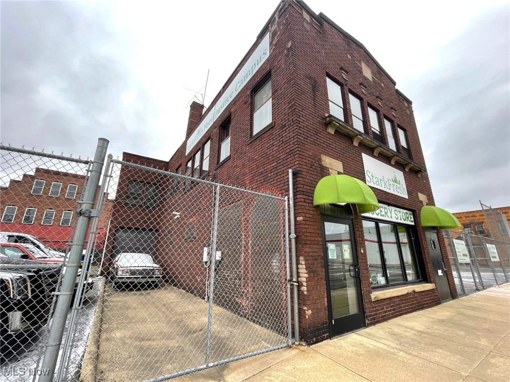 321 Cherry Avenue NE Canton OH 44702