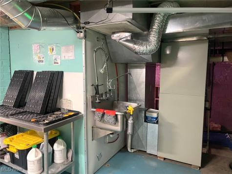 321 Cherry Avenue NE Canton OH 44702