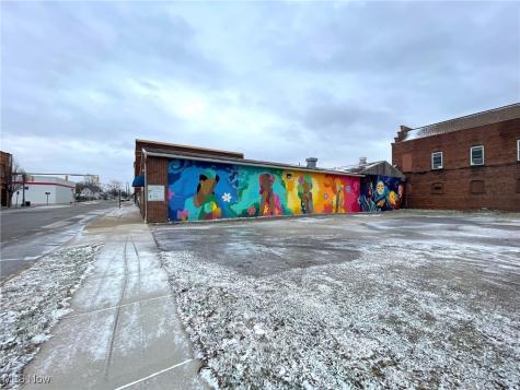 321 Cherry Avenue NE Canton OH 44702