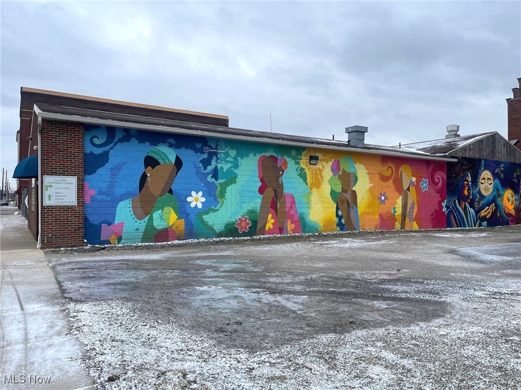 321 Cherry Avenue NE Canton OH 44702