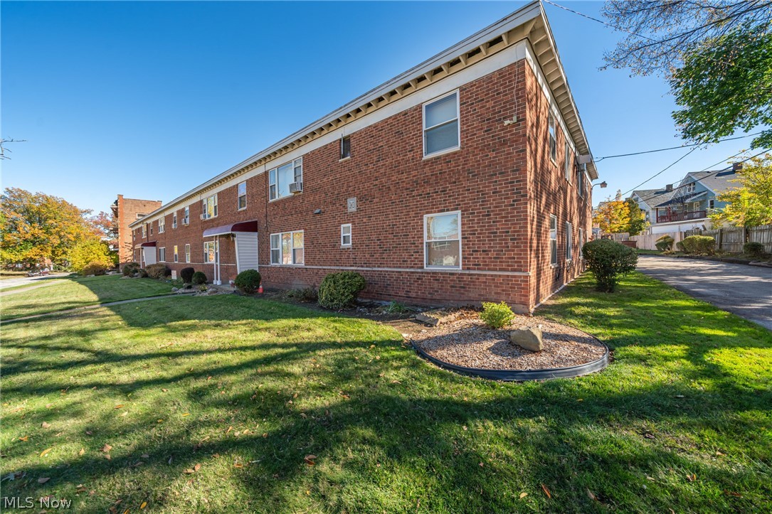 15978 Nelacrest Road East Cleveland OH 44112