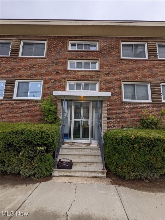 17802 Lake Shore Boulevard Cleveland OH 44119