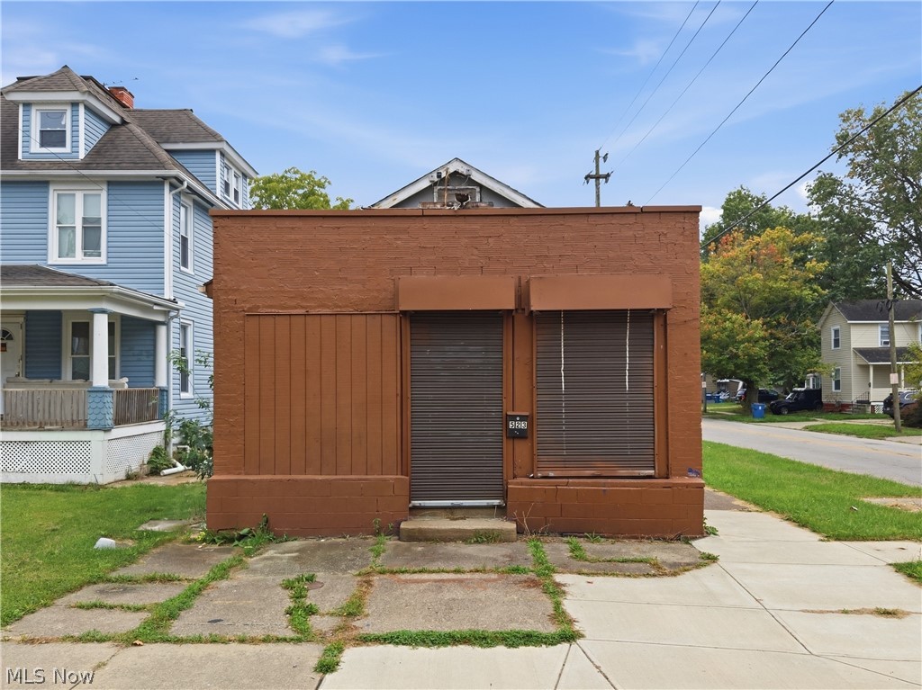523 W 23rd Street Lorain OH 44052