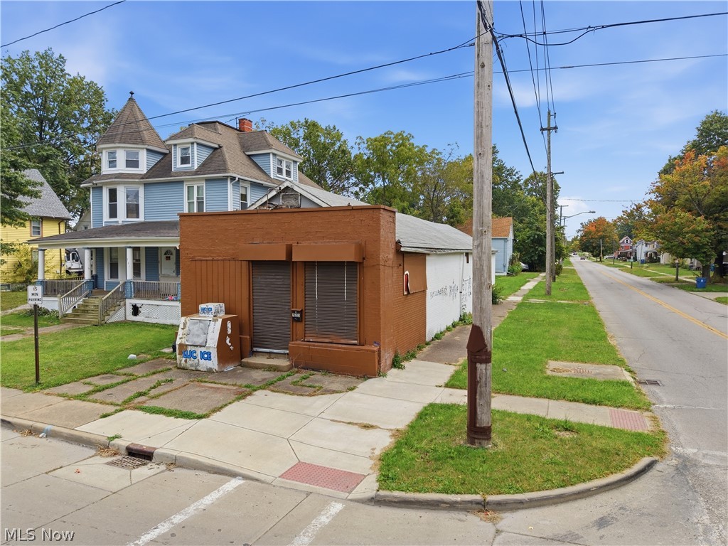 523 W 23rd Street Lorain OH 44052