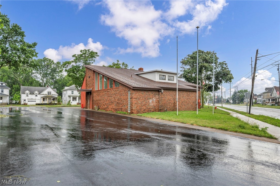 1319 W Erie Avenue Lorain OH 44052