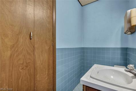 1319 W Erie Avenue Lorain OH 44052