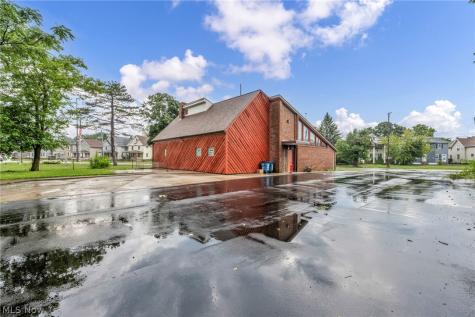 1319 W Erie Avenue Lorain OH 44052