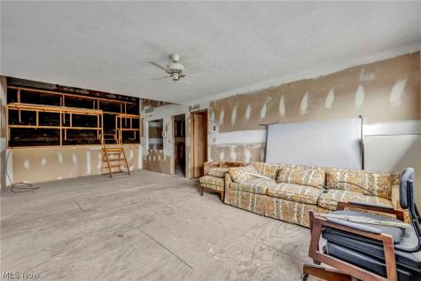 1319 W Erie Avenue Lorain OH 44052